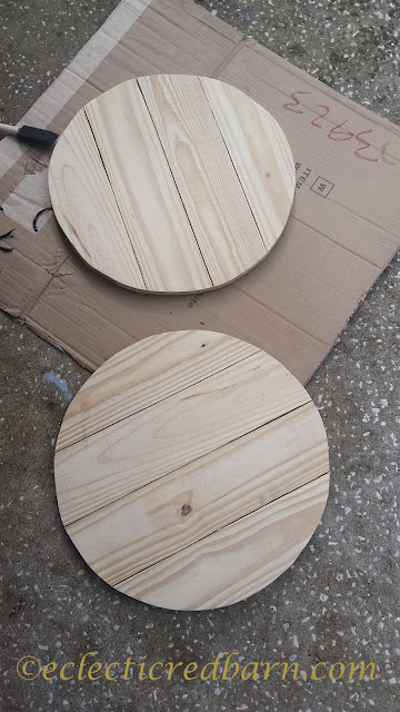 Christmas Wreaths. Share NOW.#Christmasdecor, #wreaths #Christmas #eclecticredbarn