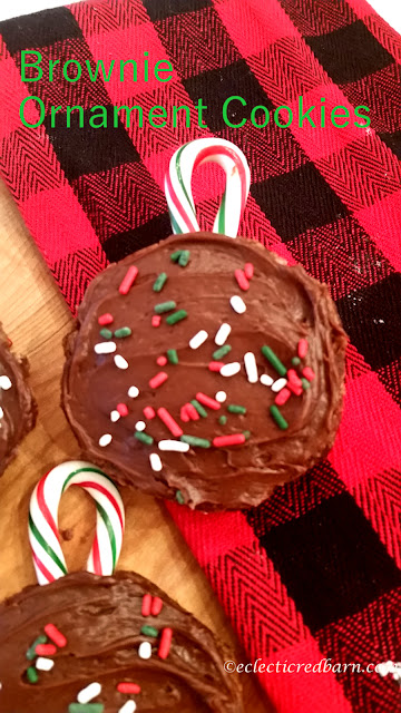 Festive Brownie Ornament Cookies. Share NOW. #dessert #cookies #Christmascookies #eclecticredbarn