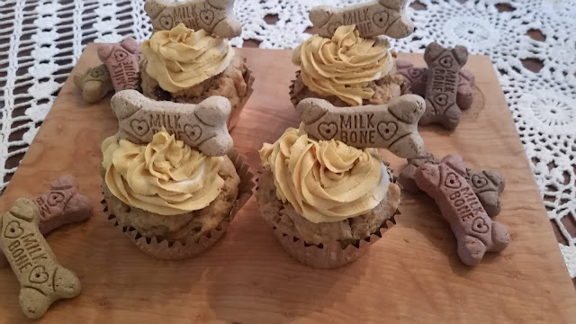 Pupcakes. Share NOW. #doggies 3dogdesserts #eclecticredbarn