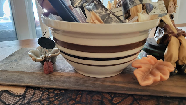 Autumn Tray Tour. Share NOW. #trays #fall #autumn #fallcookbook #eclecticredbarn