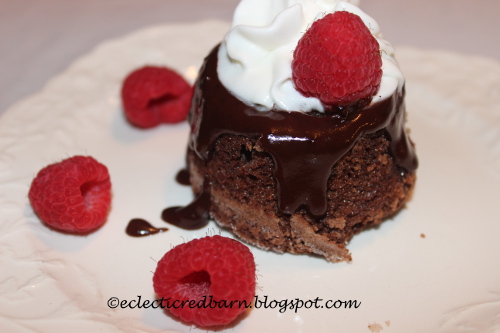 Mini Chocolate Valentine Cakes. Share NOW. #dessert #chocolatedessert #valentinedesserts #eclecticredbarn