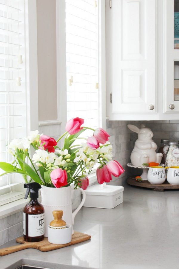 Simple kitchen decorations from Clean and Scentsible
