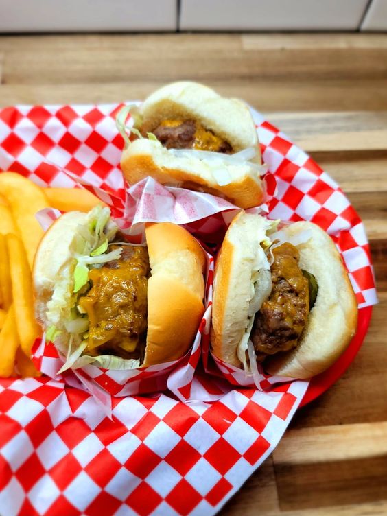 dill pickle sliders sandwiches